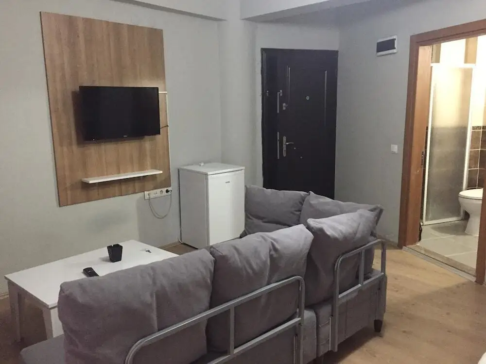 Усак: Esila Otel
