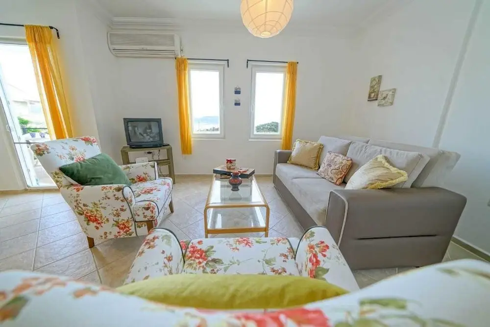 Каш: Lina Apartment
