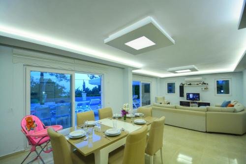 Исламлар: Villa Zara