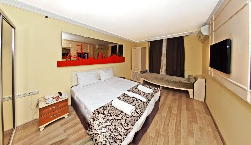 Стамбул: The Queen Hotel