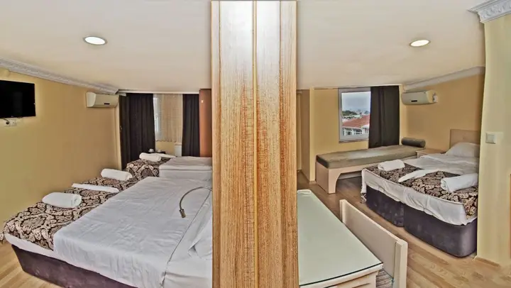 Стамбул: The Queen Hotel