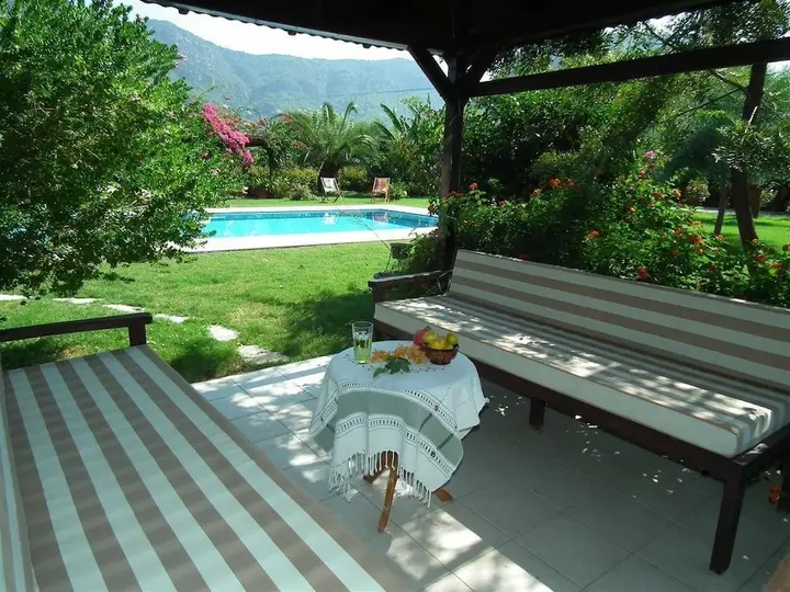 Дальян: Villa Nazli