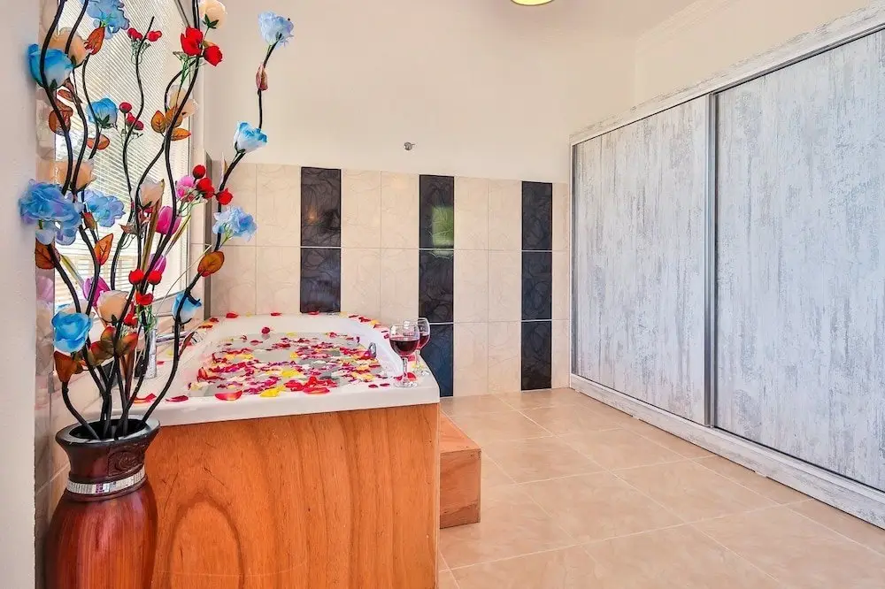 Исламлар: Villa Ihlamur