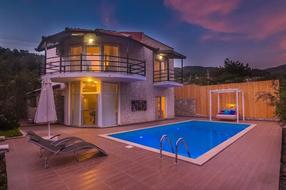 Исламлар: Korunaklı Villa Lavanta