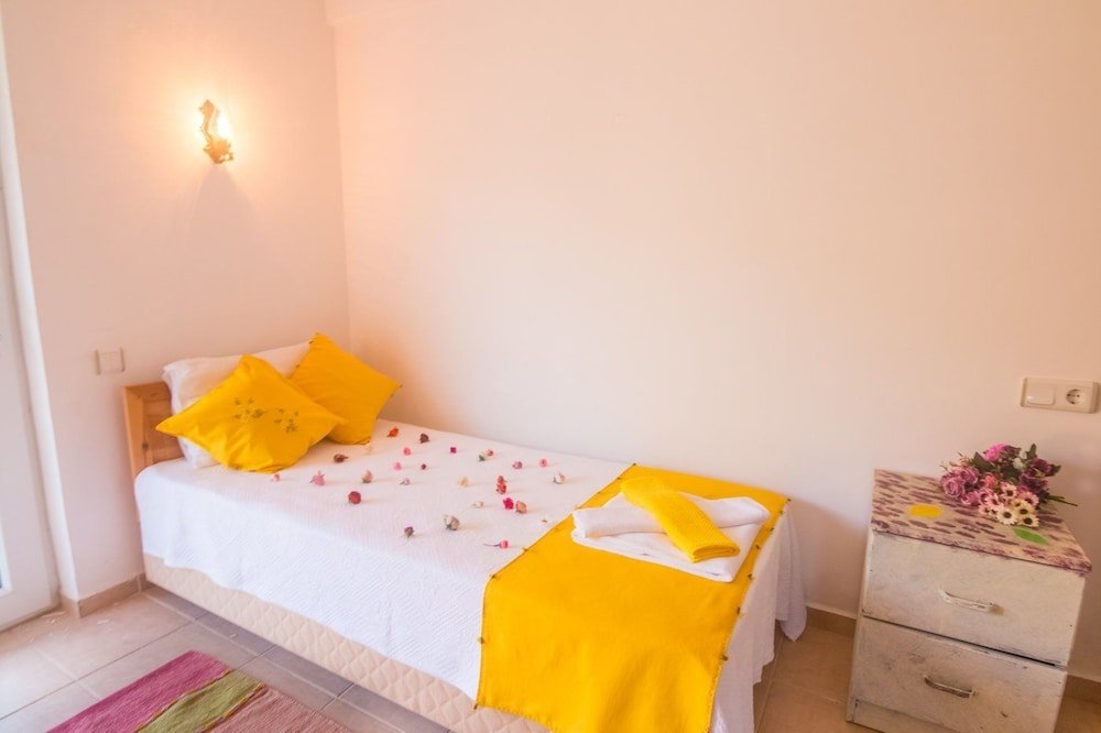 Исламлар: Korunaklı Villa Lavanta