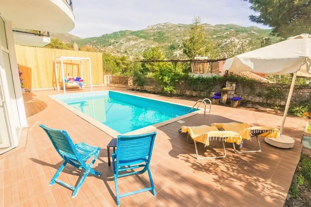 Исламлар: Korunaklı Villa Lavanta