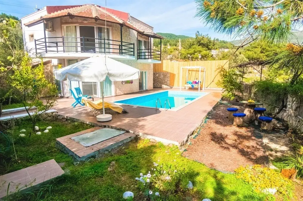 Исламлар: Korunaklı Villa Lavanta