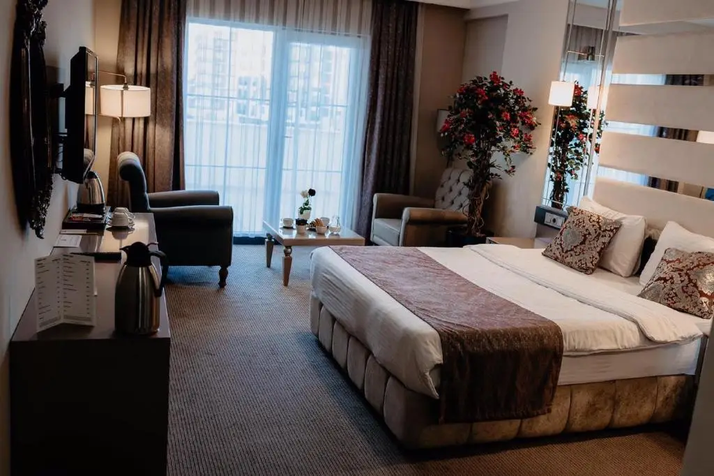 Ван: Reform Hotel