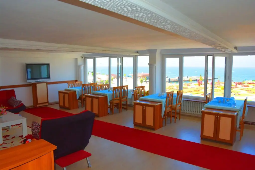 Ялова: Hotel Ülke