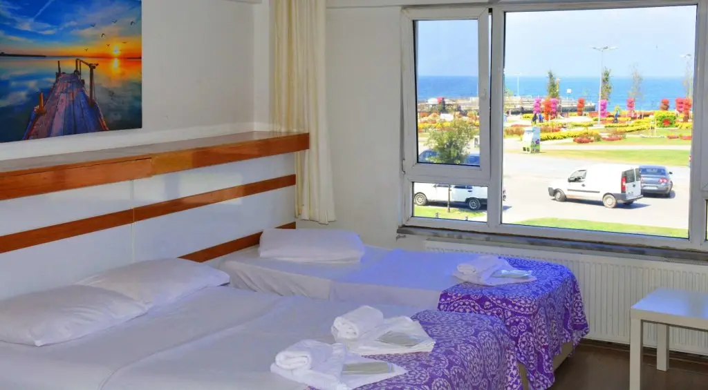 Ялова: Hotel Ülke