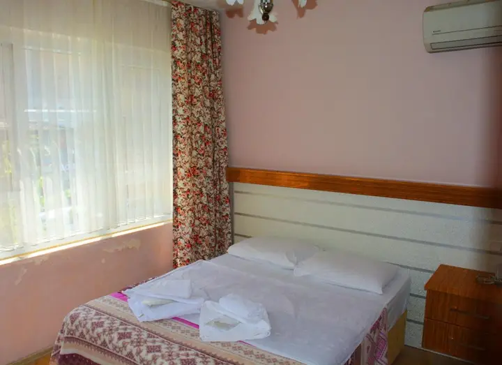 Ялова: Hotel Ülke