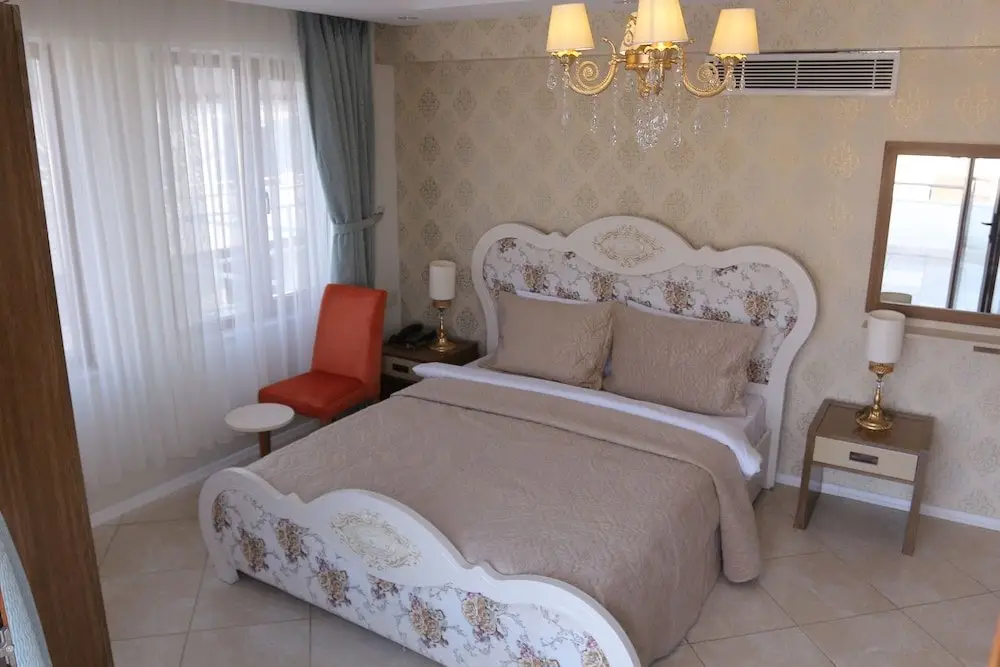 Гёльджюк: La Rossa Boutique Hotel