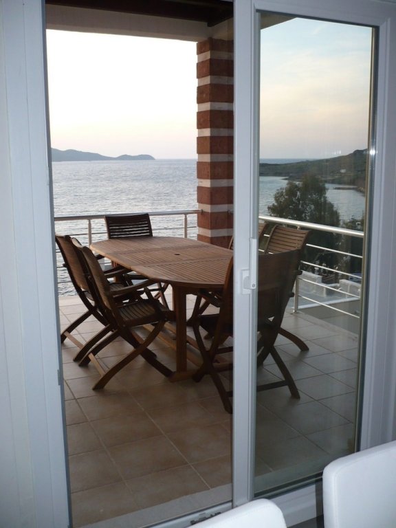 Яликавак: Important Group Villa Amber