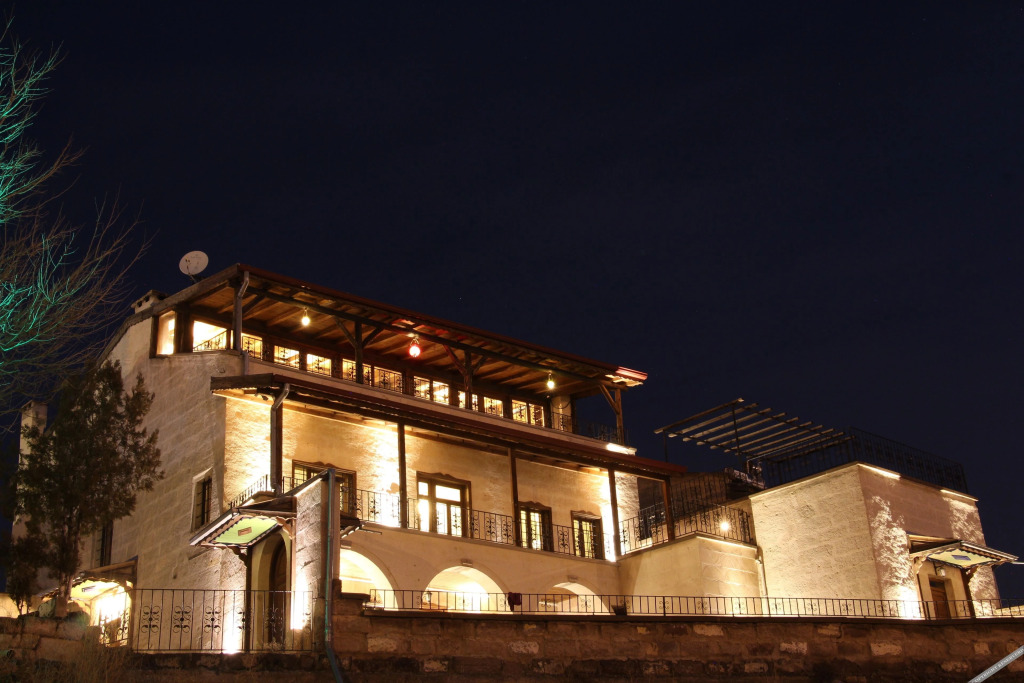 Аванос: Bayer Stone House