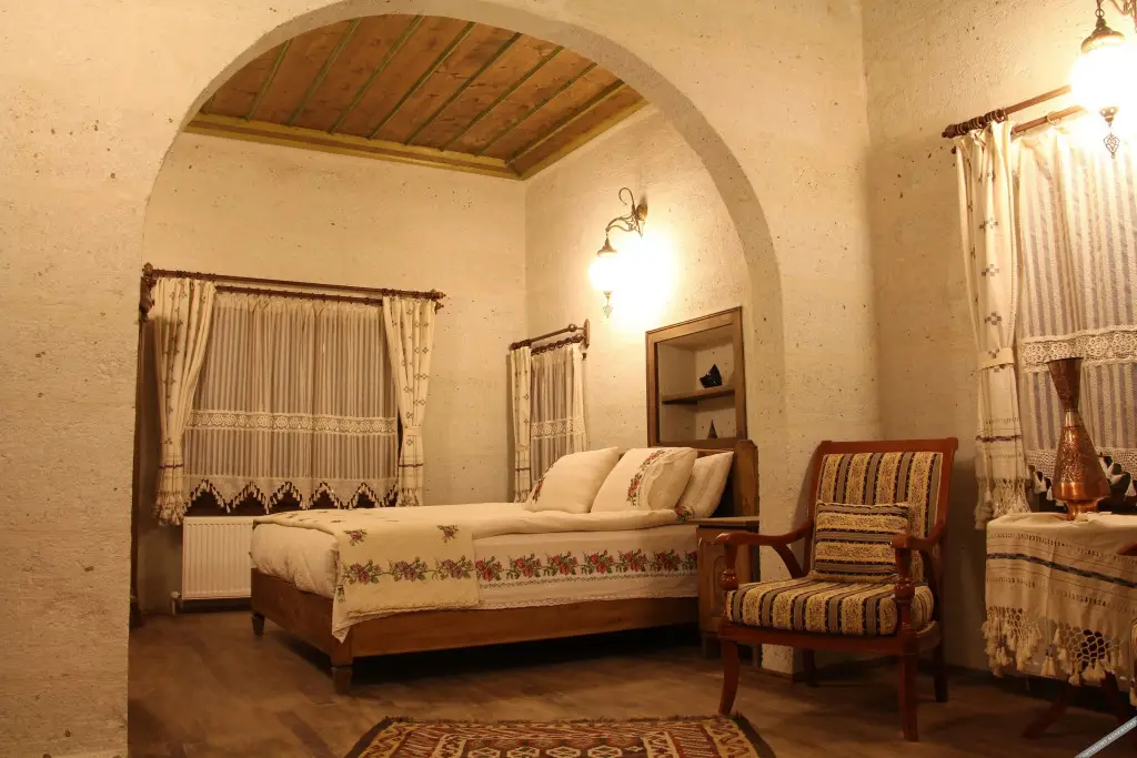Аванос: Bayer Stone House