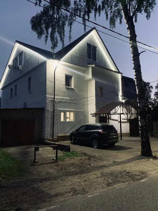 Удельная: Hotel Za Okolytsey