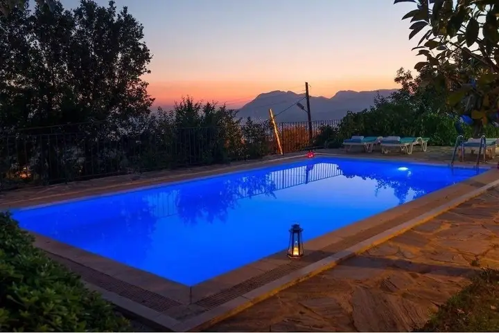 Исламлар: Villa Drew
