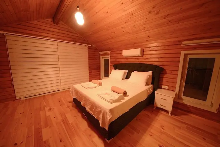 Исламлар: Villa Elay