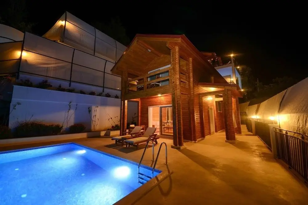 Исламлар: Villa Elay