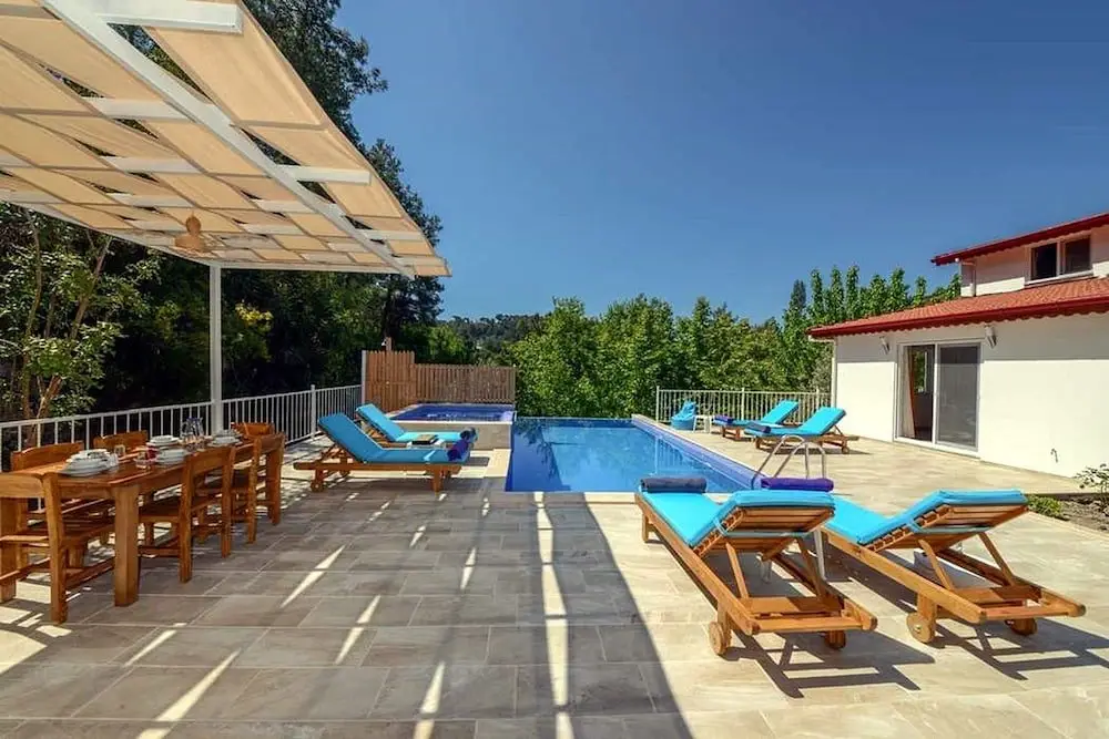 Исламлар: Villa Tuzer