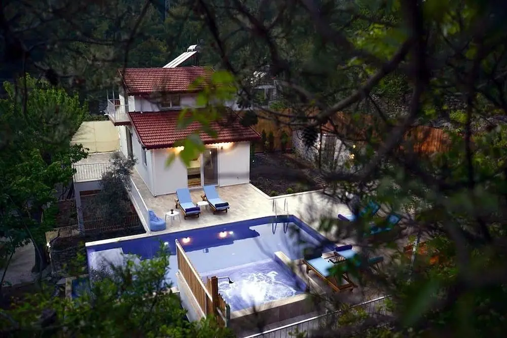 Исламлар: Villa Tuzer