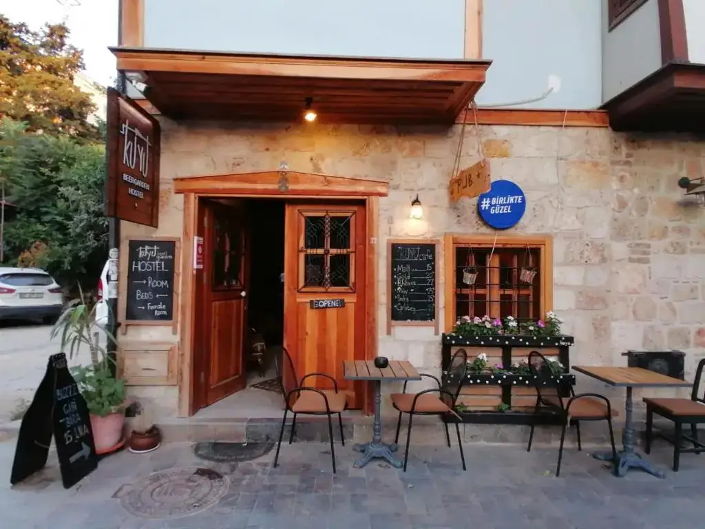 Анталья: Hostel Kuyu Beergarden