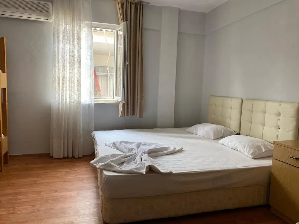 Эрдек: Mete Otel