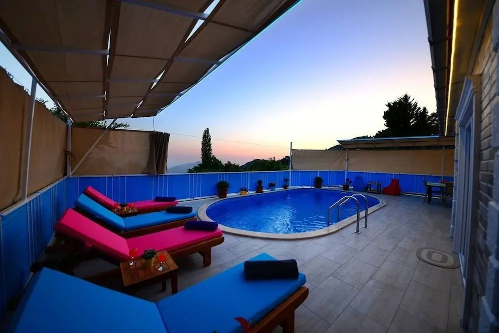 Исламлар: Villa Tamer