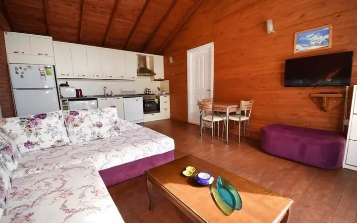 Исламлар: Villa Honey