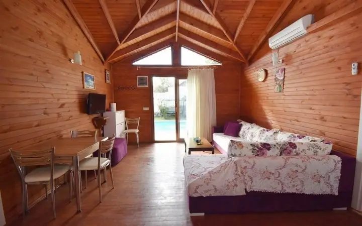 Исламлар: Villa Honey