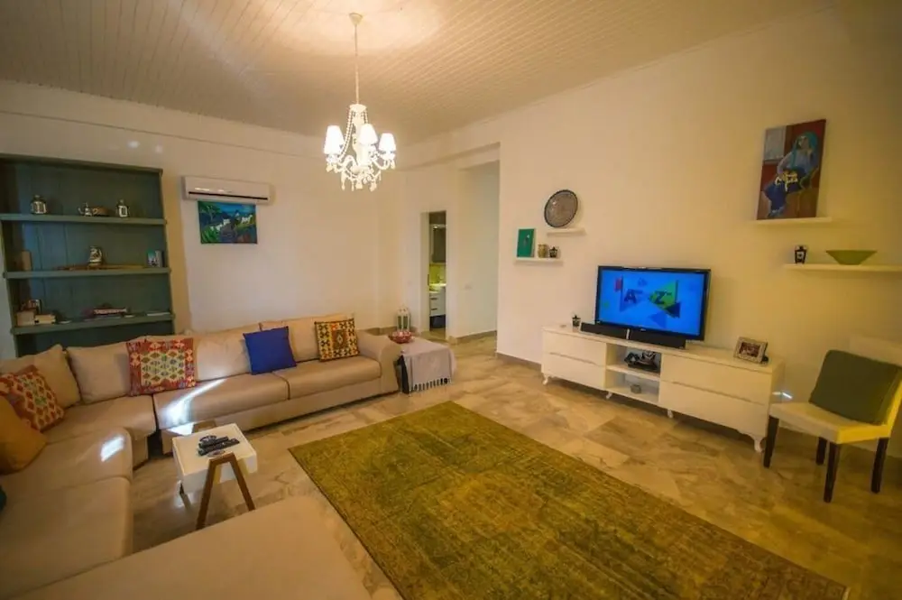 Исламлар: Villa Ella