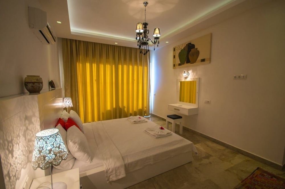 Исламлар: Villa Ella