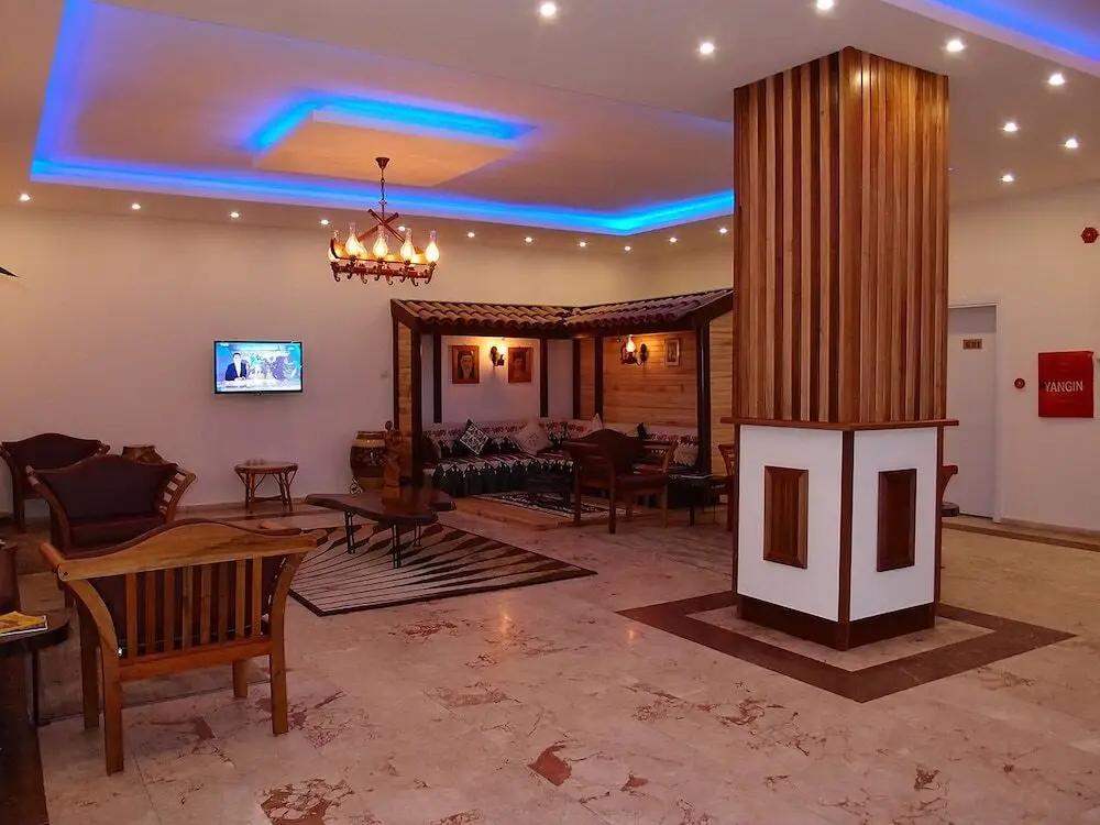 Тире: Otel Tirem