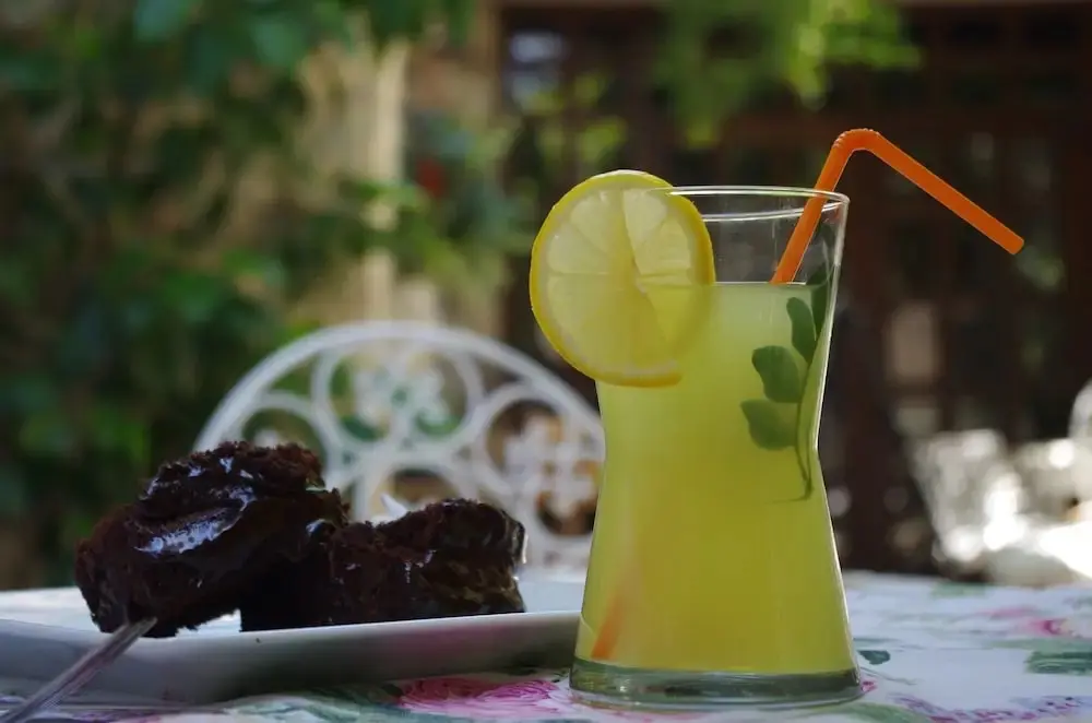 Чешме: Firuze Alaçatı Otel Meyhane