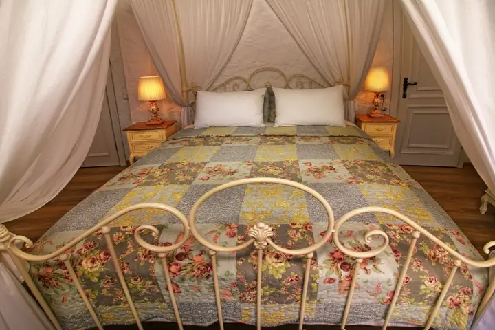 Чешме: Kupina Otel