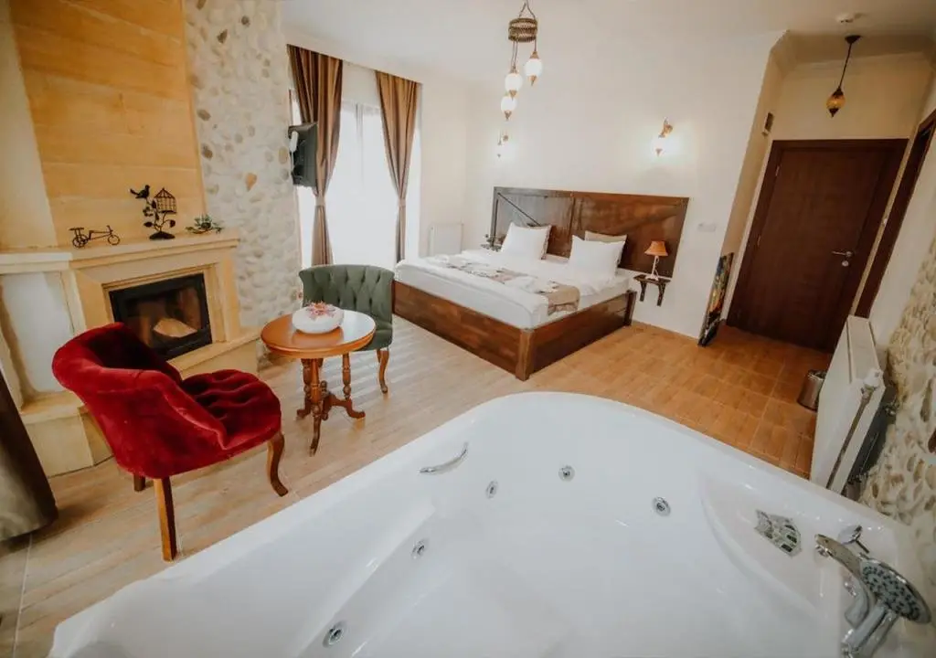 Сайл: Sea House Hotel