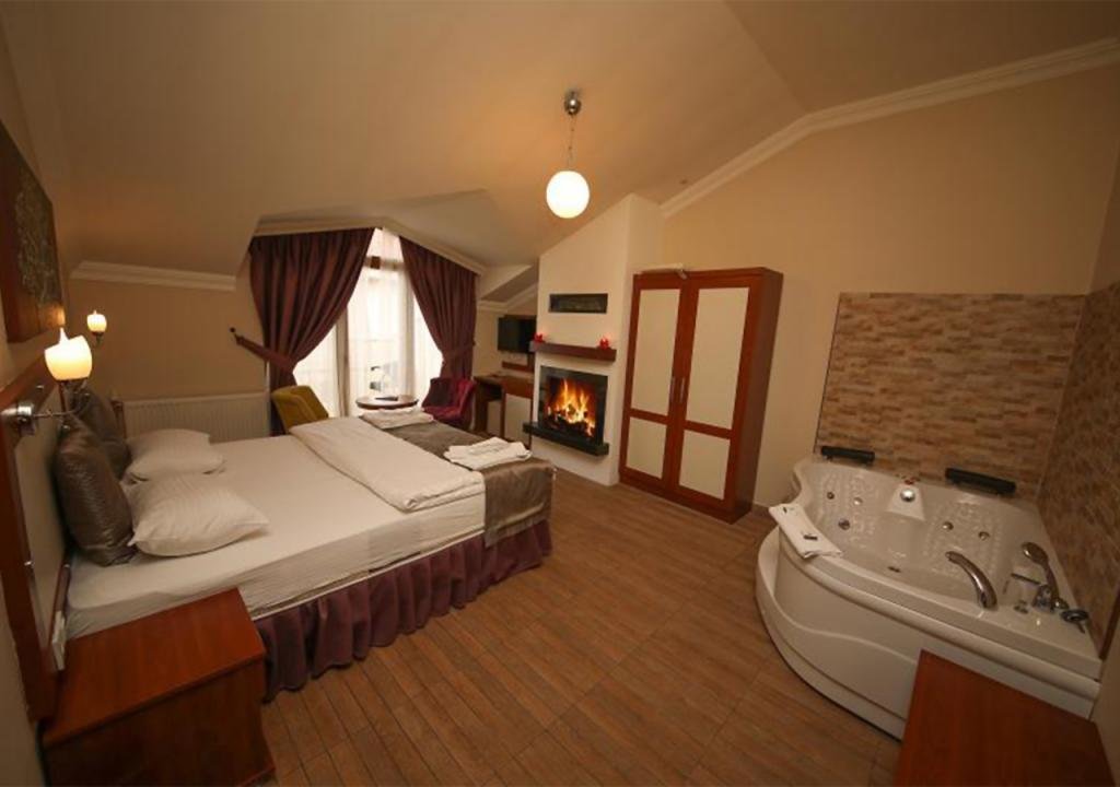 Сайл: Sea House Hotel