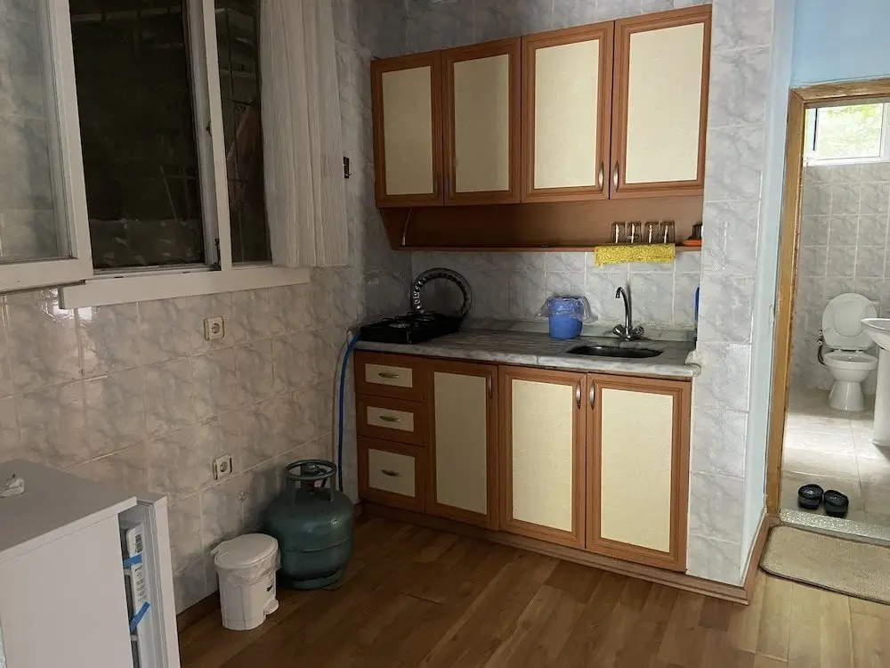 Ардешен: Lombane Apart