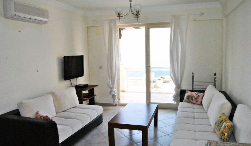 Милас: Flamingo Country Club 3 Bedroom Villa