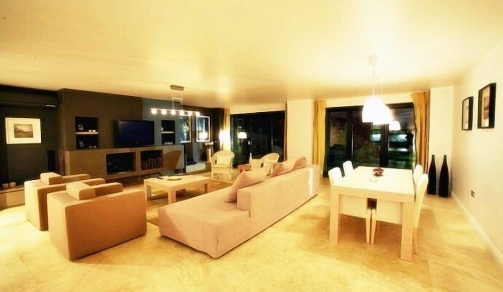 Бодрум: Gumbet Luxury Villa - 3 Bedrooms