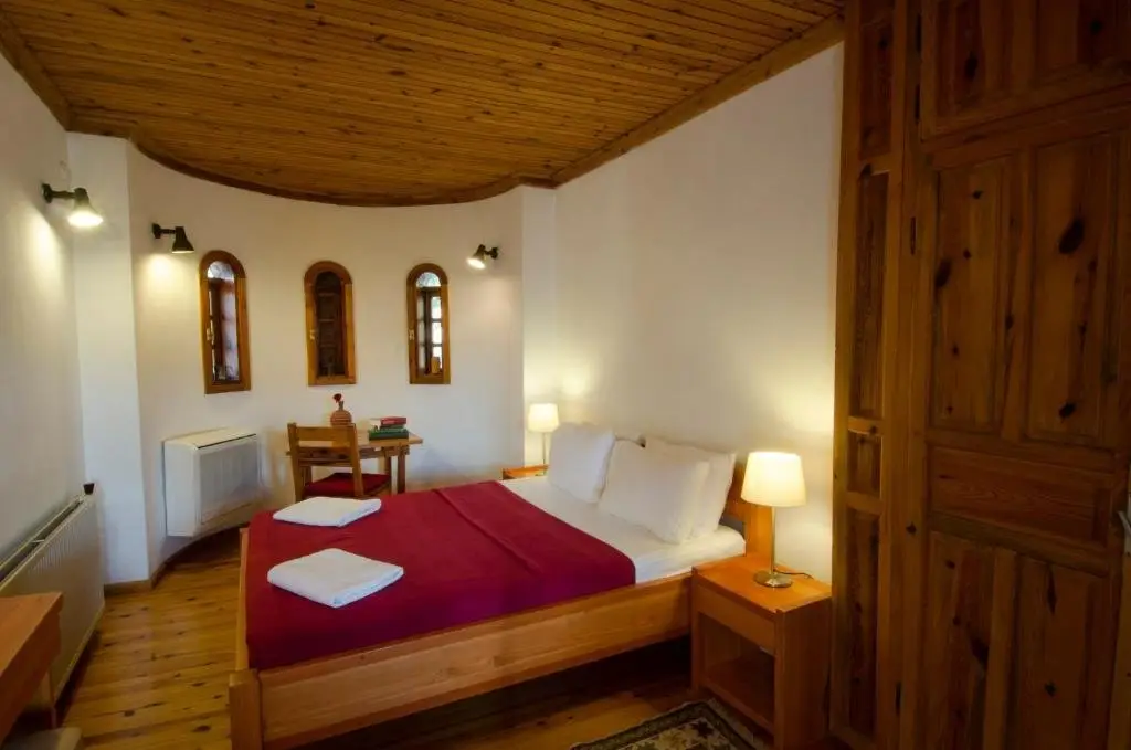 Сельчук: St John's House