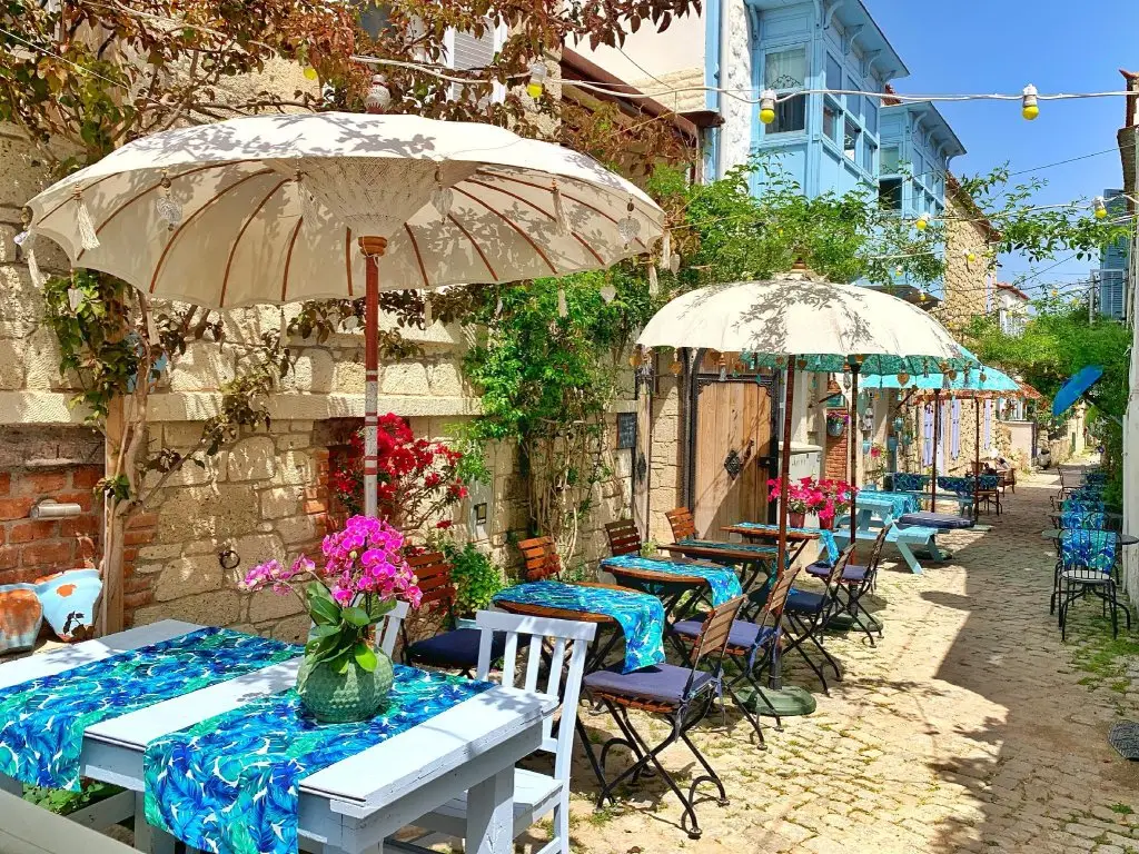 Чешме: Rue d’Azur Alacati