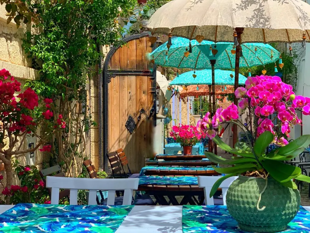 Чешме: Rue d’Azur Alacati