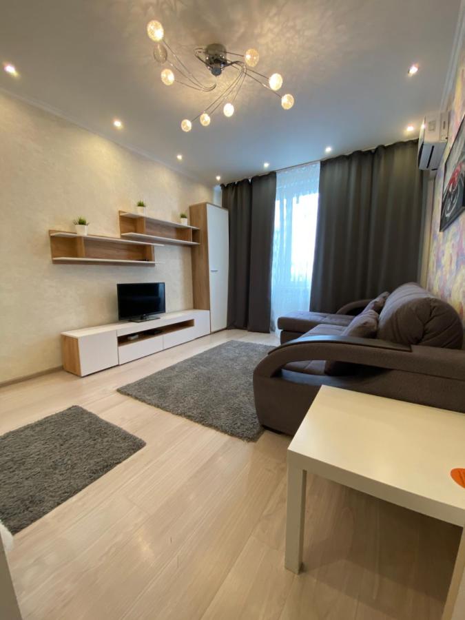 Красногорск: Apartments on Kosmonavtov 5