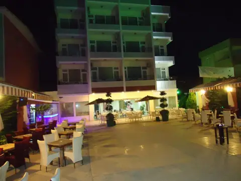 Blue Dolphin Hotel — фото 1