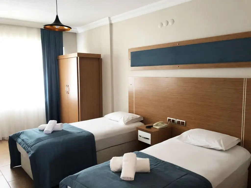 Эдремит: Otel Bilgicler