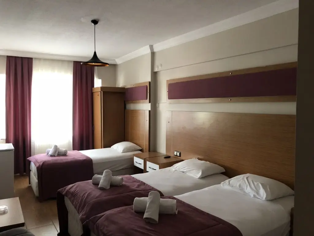 Эдремит: Otel Bilgicler