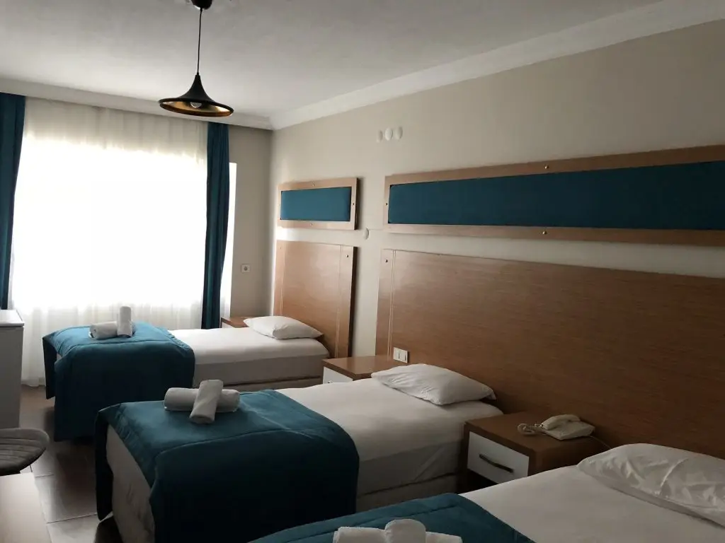 Эдремит: Otel Bilgicler