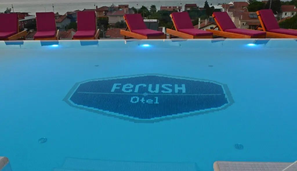 Урла: Ferush Otel