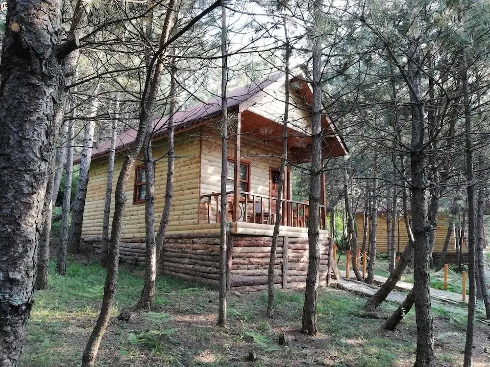 Гереде: Mengen Cam Pinari Doga Evleri & Restaurant